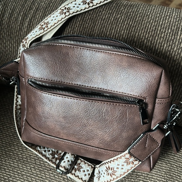 Like new purse. 👜 - Picture 5 of 5